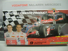 Laden Sie das Bild in den Galerie-Viewer, Scalextric Micro G1034 Tischrennbahn 1:64 VODAFONE MC LAREN MERCEDES NEU & OVP