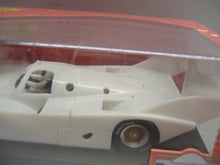 Laden Sie das Bild in den Galerie-Viewer, Slot.it  CA07Z Jaguar XJR9  Slotcar  analog-  white kit NEU &amp; OVP