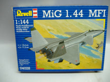 Laden Sie das Bild in den Galerie-Viewer, Revell 04004 F/14A TOMCAT, 04016 YF/22 Lightning II,04028 MiG 1.44 MFI 1:144 Neu