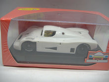 Laden Sie das Bild in den Galerie-Viewer, Slot.it  CA06Z Mercedes Sauber C9 Kit  Slotcar  analog-  white kit NEU &amp; OVP
