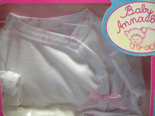 Laden Sie das Bild in den Galerie-Viewer, Zapf Creation Baby Annabell Schlafanzug mit Windel 3 teilig weiß NEU &amp; OVP
