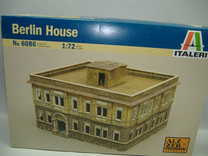 ITALERI 6086 Berlin House & 6089 Berlin House Extension + Kleber 1:72 *Neu&Ovp