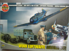 Laden Sie das Bild in den Galerie-Viewer, Airfix 06902* WWII Luftwaffe Airfield Set1:72 Diorama Skill 2 neu &amp; Ovp