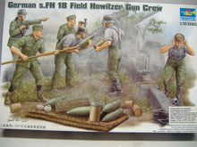 Laden Sie das Bild in den Galerie-Viewer, Trumpeter 425 &amp; 426 German s.FH 18 Field Howitzer Gun Crew 1:35 Neu &amp; Ovp
