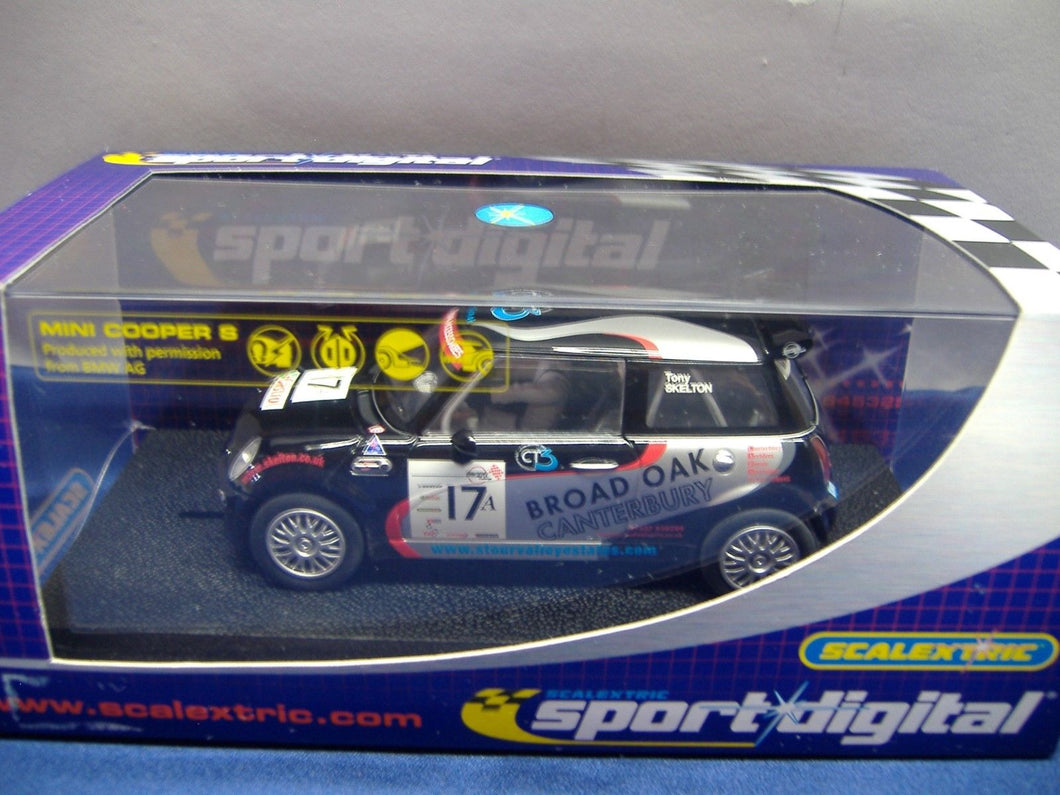 SCALEXTRIC digital C2565D Mini Cooper S  Broad Oak  No.17 digital NEU & OVP