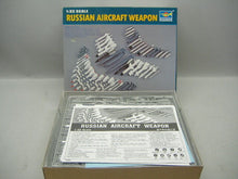 Laden Sie das Bild in den Galerie-Viewer, Trumpeter 03301 Russian Aircraft Weapon  1:32  Neu &amp; Ovp
