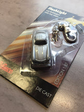 Laden Sie das Bild in den Galerie-Viewer, Schlüsselanhänger Mercedes Benz 300 SL Flügeltürer mit Licht aus Metall NEU OVP